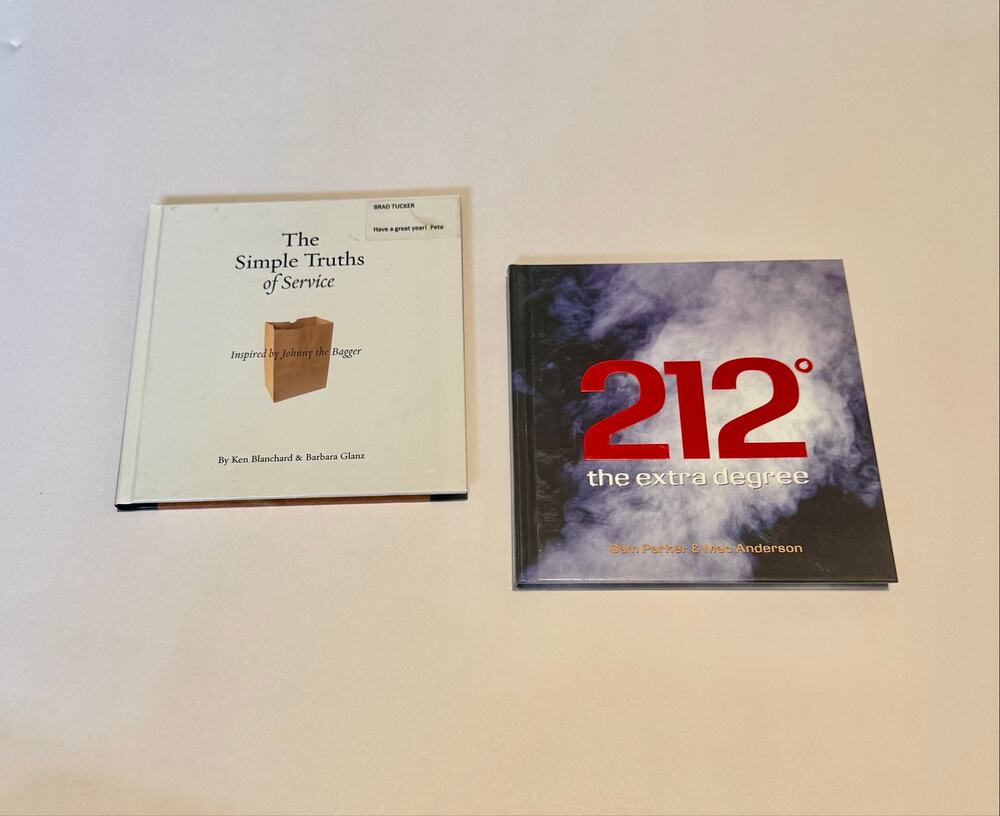 Lot: 2 Leadership/Business Books: Simple Truths of Service/212 The Extra Degree